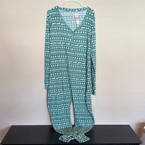XXL NWT Victoria’s Secret PINK Green Patterned Onesie